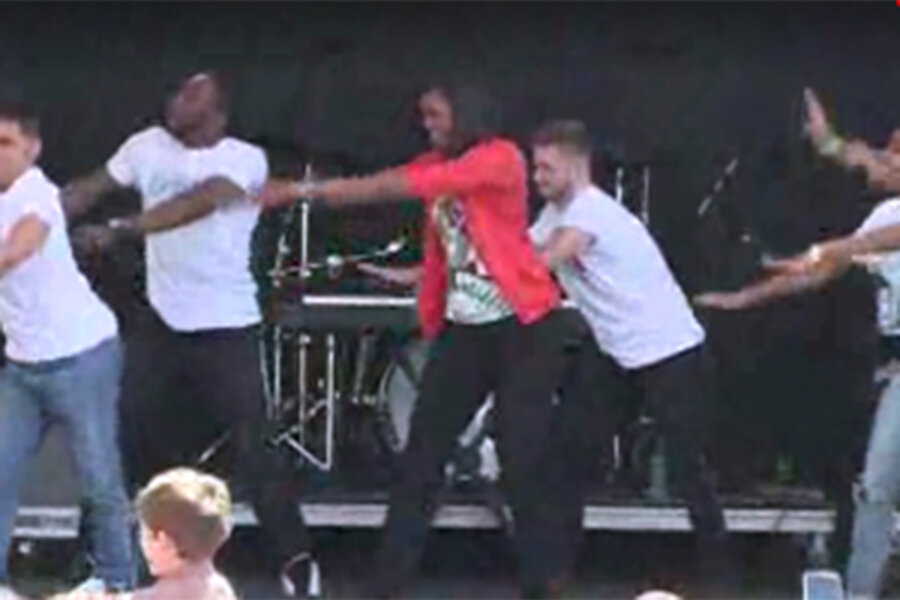 Michelle Obama upstages Easter bunny with 'Uptown Funk' dance - Christian Science Monitor