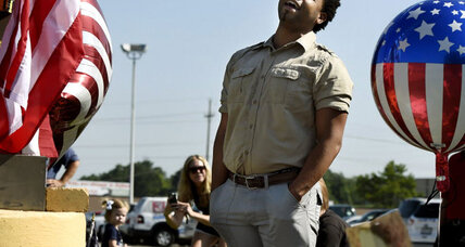 Chattanooga shooting: should military recruiters carry guns? (+video)