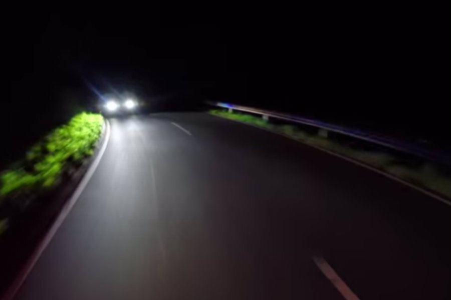 Ford's smart headlights swivel to identify road hazards - Christian Science Monitor