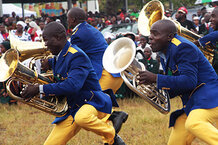 967150_2_03_cropped.jpg?alias=standard_2