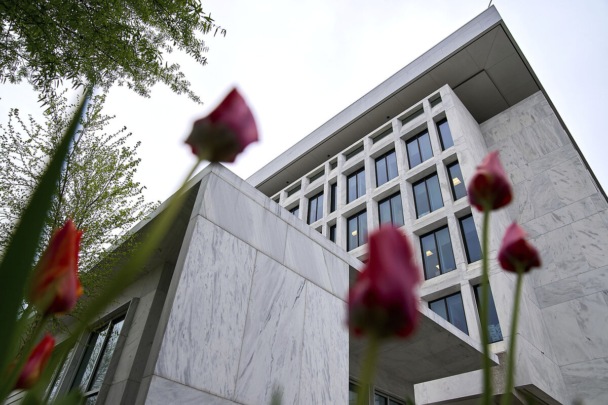 Dressed in a gray suit, Jerome Powell, chairman of the U.S. Federal Reserve Board, is shown speaking during an event in Chicago.