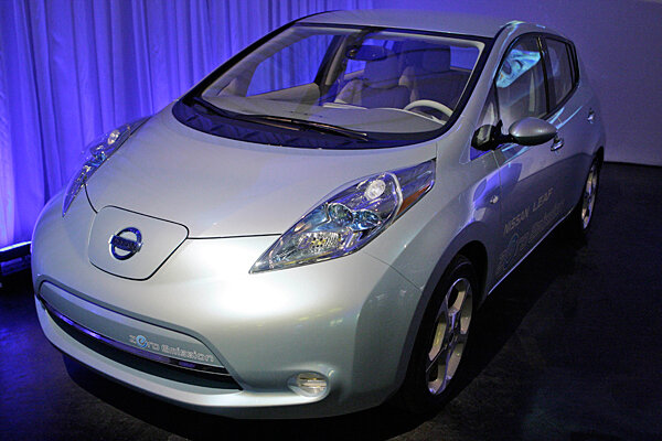 Nissan takes a crack at volt hybrid electric car #2
