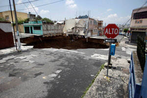 Guatemala Sinkhole CSMonitor Com   03 24 