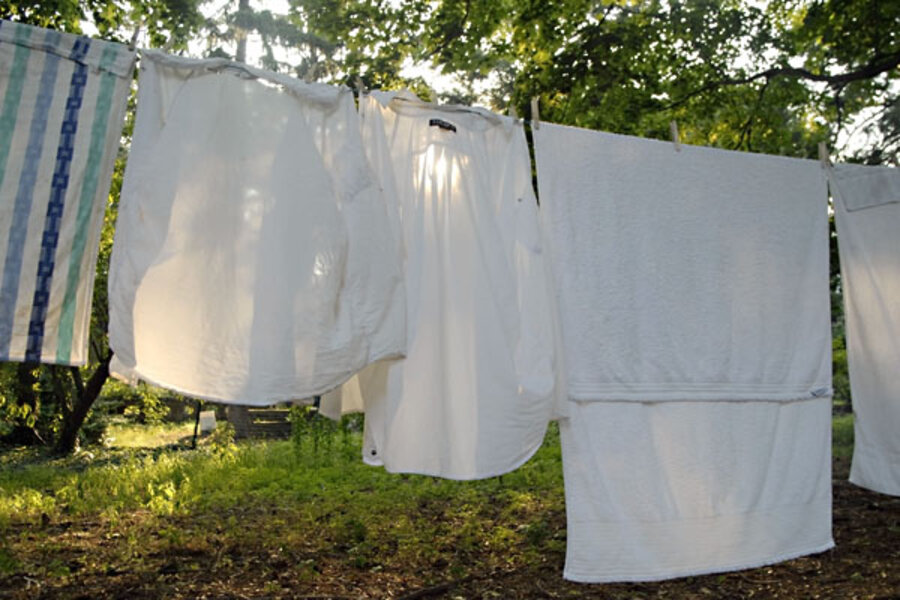 Here's How Much Money You Save by Installing a Clothesline