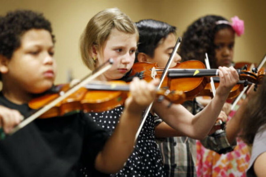 Mandatory elementaryschool violin classes are a hit
