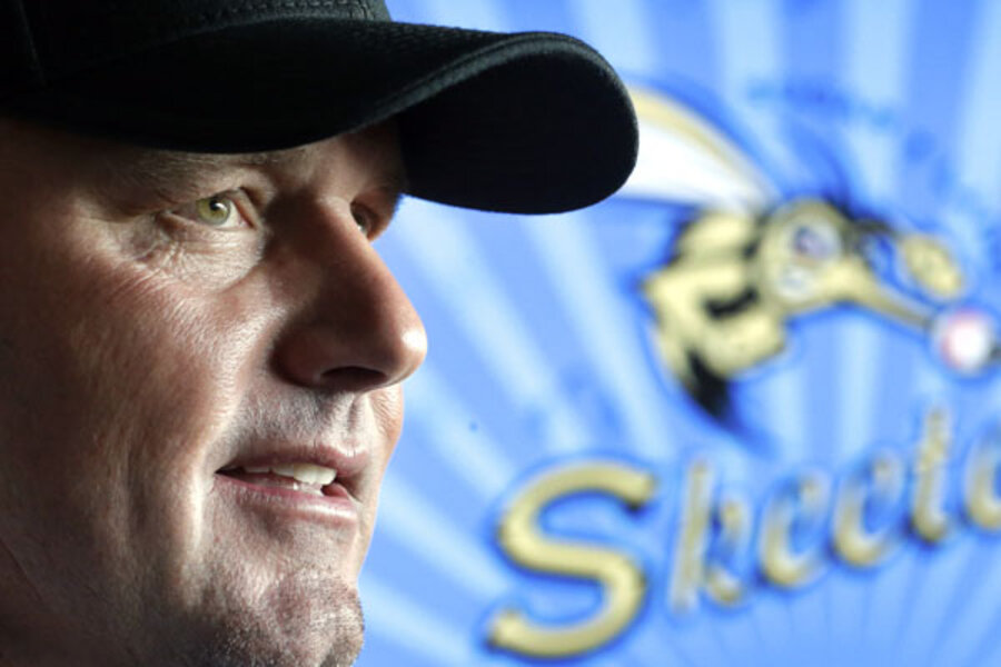 After trial, Roger Clemens looks for some fun pitching again