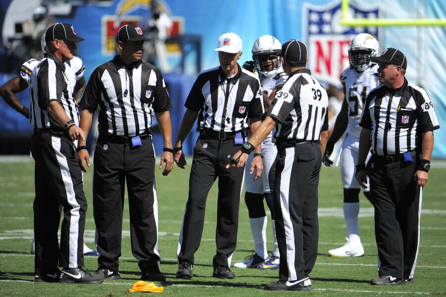 Tennessee Titans vs Denver Broncos referee, officials for Week 10 NFL game