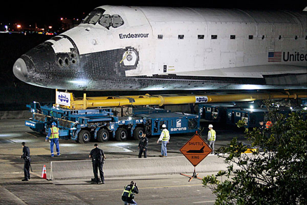 Space shuttle Endeavour: A final 2 m.p.h. mission through Los Angeles -  CSMonitor.com, image size:1200x800