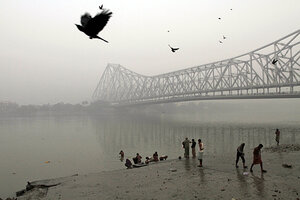 Famous bridge in India is in danger of coming down because of