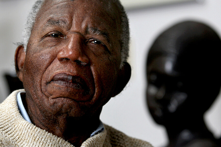 Chinua Achebe On Corruption And Hope In Nigeria Csmonitorcom - 