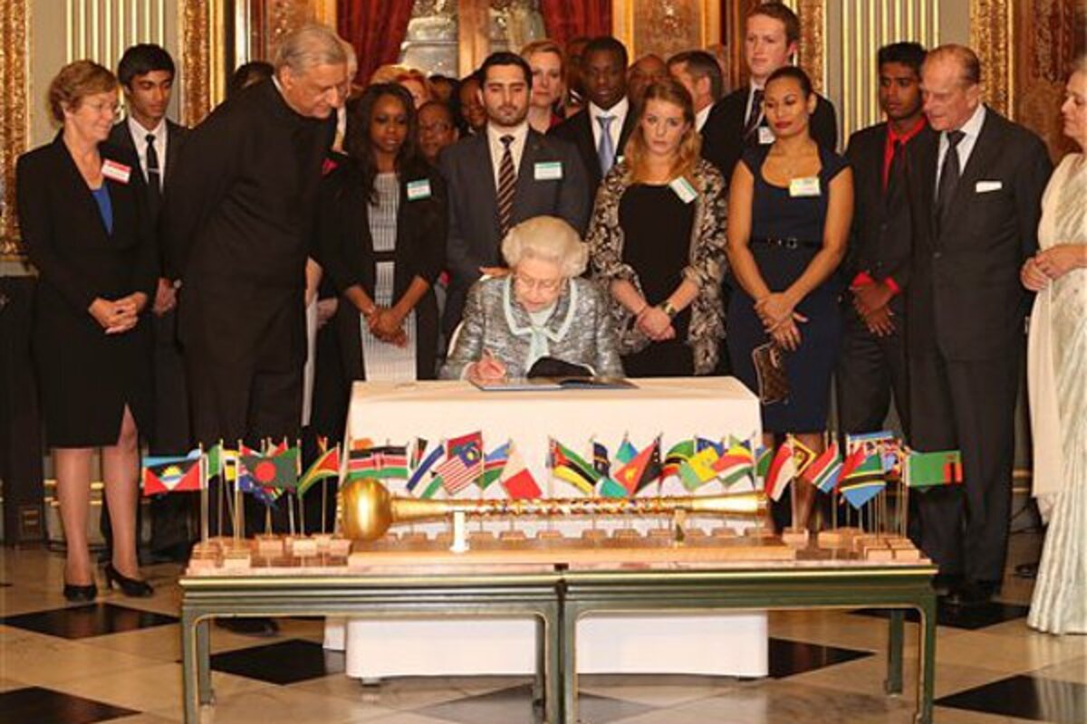 Queen Elizabeth cancels engagement, but bounces back - CSMonitor.com