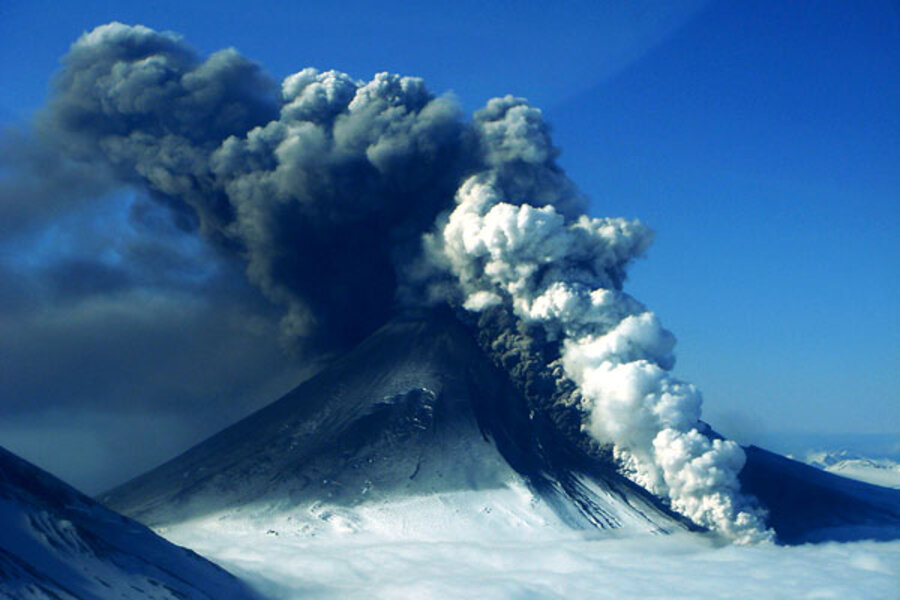 Pavlof Volcano Ash Cloud Shows Alaska S Threat To Air Travel