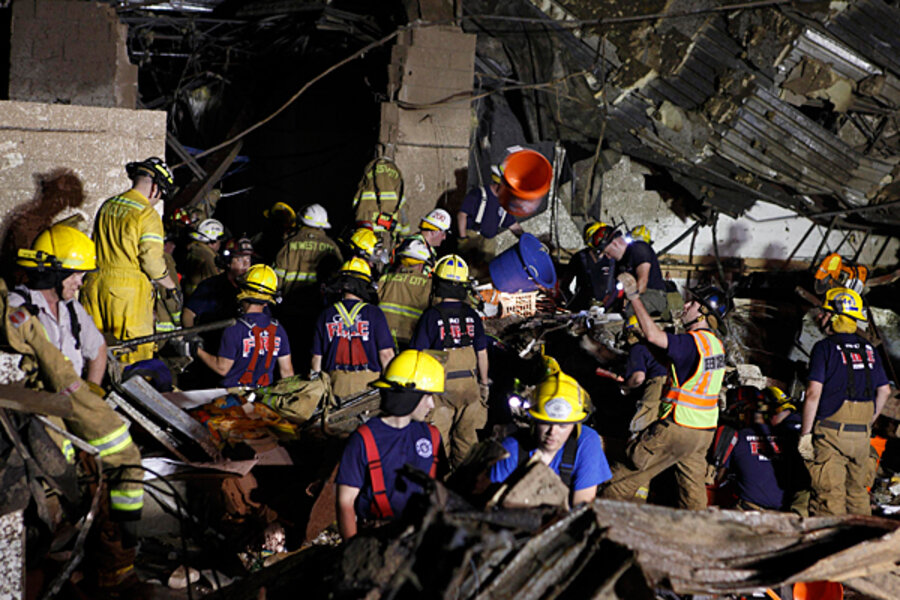 Oklahoma Rescue Search and rescue efforts under way in Moore, Okla. - CSMonitor.com