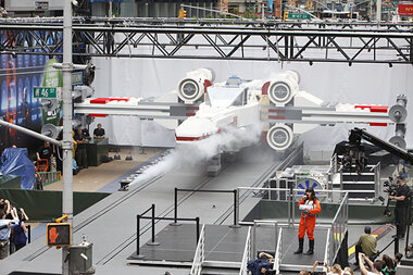 World's largest LEGO sculpture? 'Star Wars' X-wing in CSMonitor.com