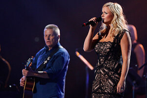 Miranda Lambert tears up at Oklahoma benefit concert - CSMonitor.com