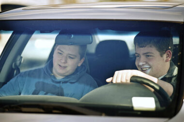 No car, no problem. Teens learning to drive with a video game.