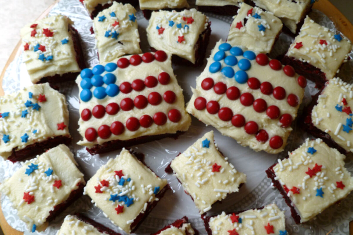 https://images.csmonitor.com/csm/2013/06/flagbrownies.jpg?alias=standard_1200x800