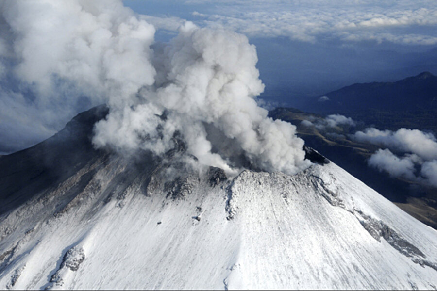 Popocatepetl volcano covers Mexico City in volcanic ash