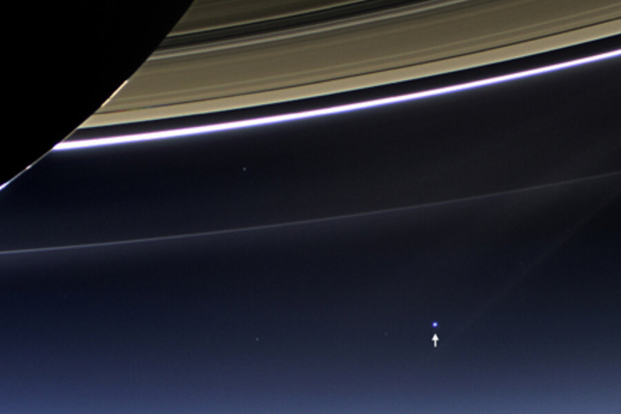 voyager 2 saturn earth