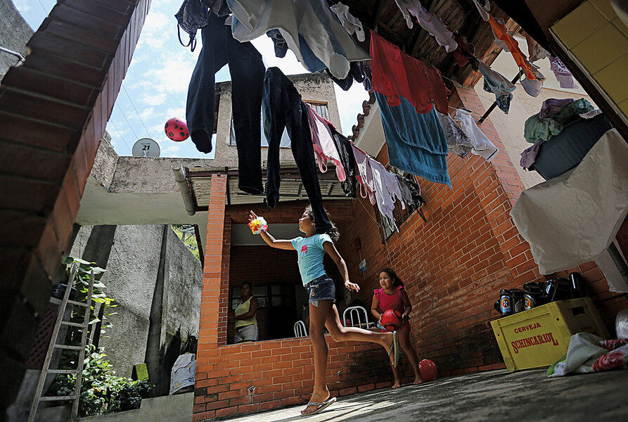 Brazil's Bolsa Família: welfare model or menace? - CSMonitor.com