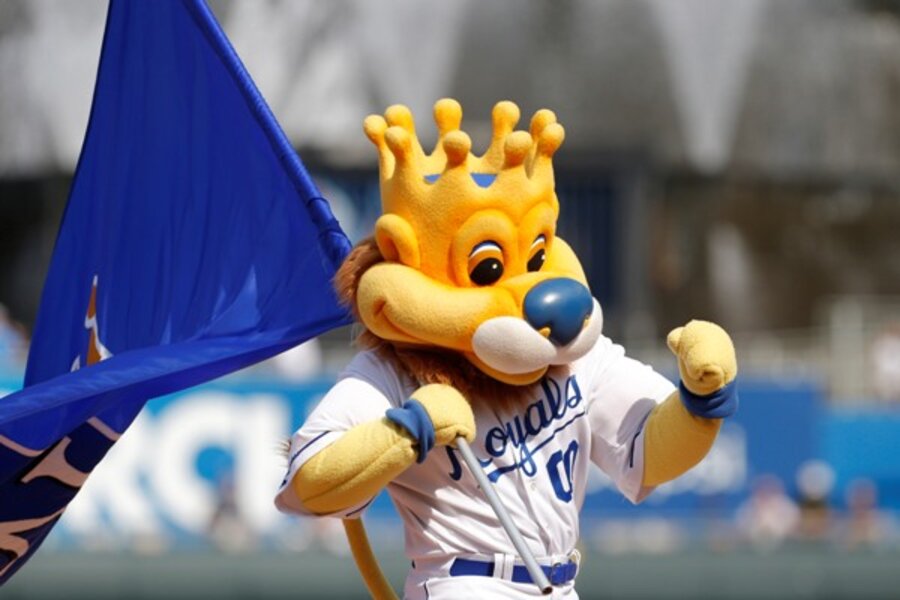 Hot dog injury case takes Kansas City Royals mascot back to court 