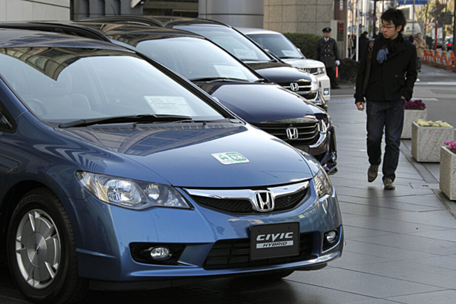 Hybrid cars vs. electric cars: How do their drivers compare