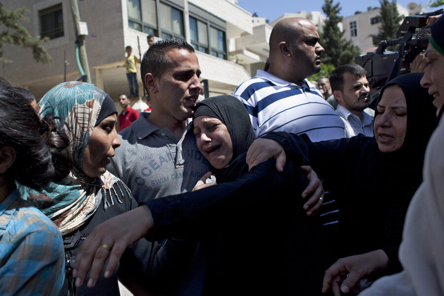 Two Palestinians killed as Israeli forces move on West Bank - CSMonitor.com