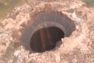 taiga okuyama round 〈center hole〉 Gigantic hole mysteriously appears in Siberia. What caused it