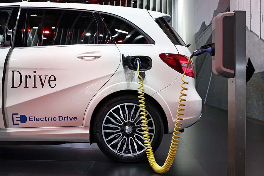Will falling gas prices kill the electric car