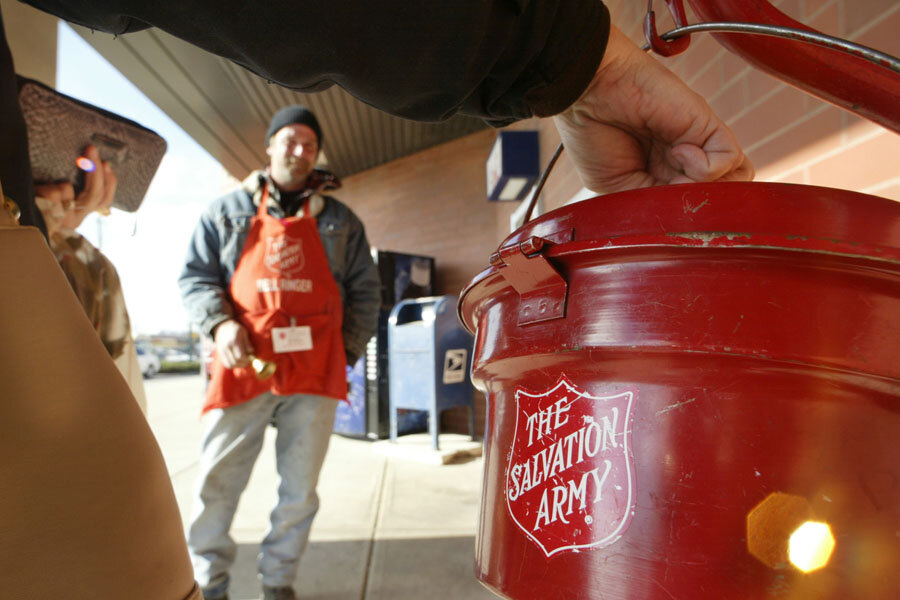 US poor and middle class give more to charity, but wealthy pull back ...