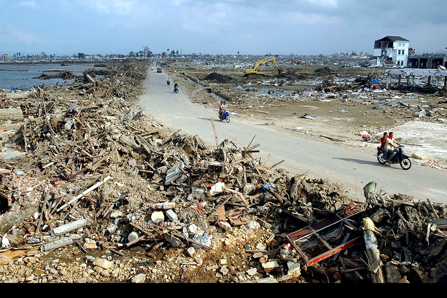  Banda Aceh After the tsunami and 10 years later 