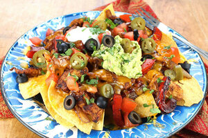 super bowl chicken nachos