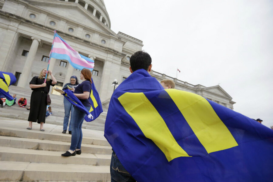 Supreme Court Rules Gay Marriage Is a Nationwide Right - WSJ