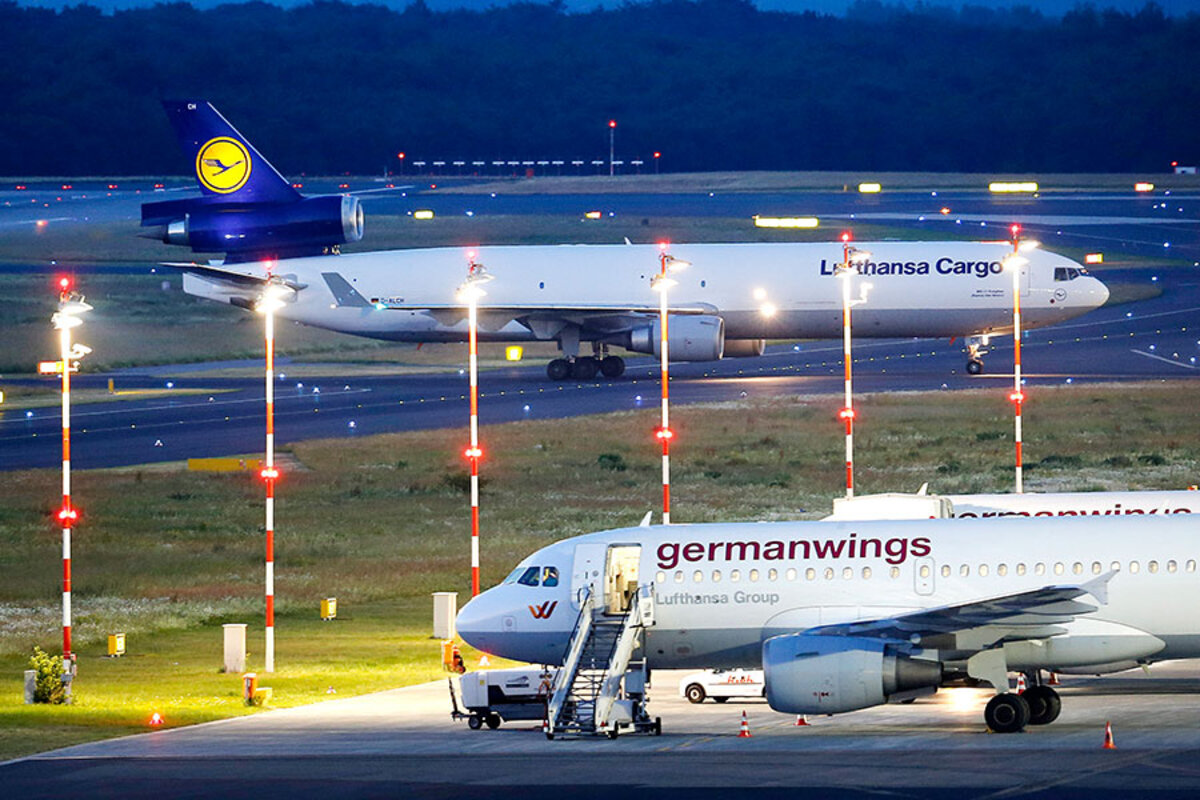 Germanwings plane crash investigators begin examining black box | Germanwings  flight 4U9525 | The Guardian, image size:1200x800