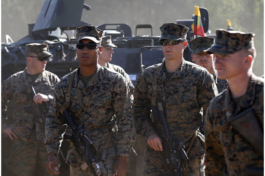 US is reported to be moving heavy arms to Baltic, Eastern Europe ...
