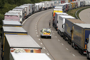 Strike halts Channel Tunnel traffic migrants try to board