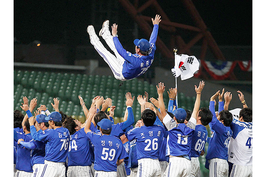 Most passionate baseball fans? Koreans say they deserve the prize. 
