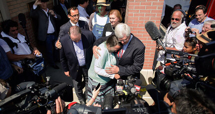 'Oath Keepers' offer Kim Davis a security detail: Who are they?