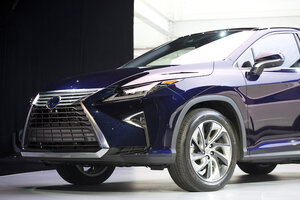 933533_1_0909-lexus_standard.