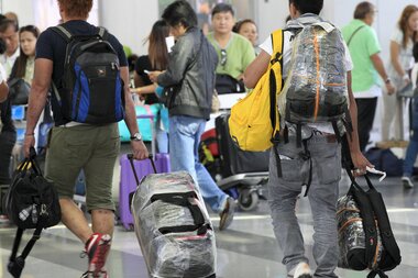 Manila airport security accused of planting bullets in passenger bags - Vimarsana News