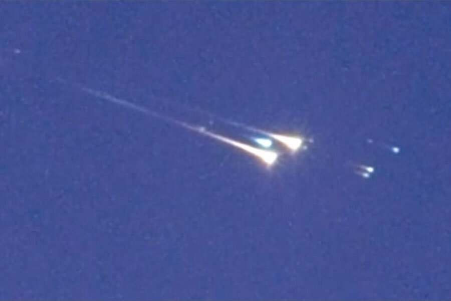 https://images.csmonitor.com/csm/2015/11/947754_1_1113-space-junk-fiery-reentry-video_standard.jpg?alias=standard_900x600