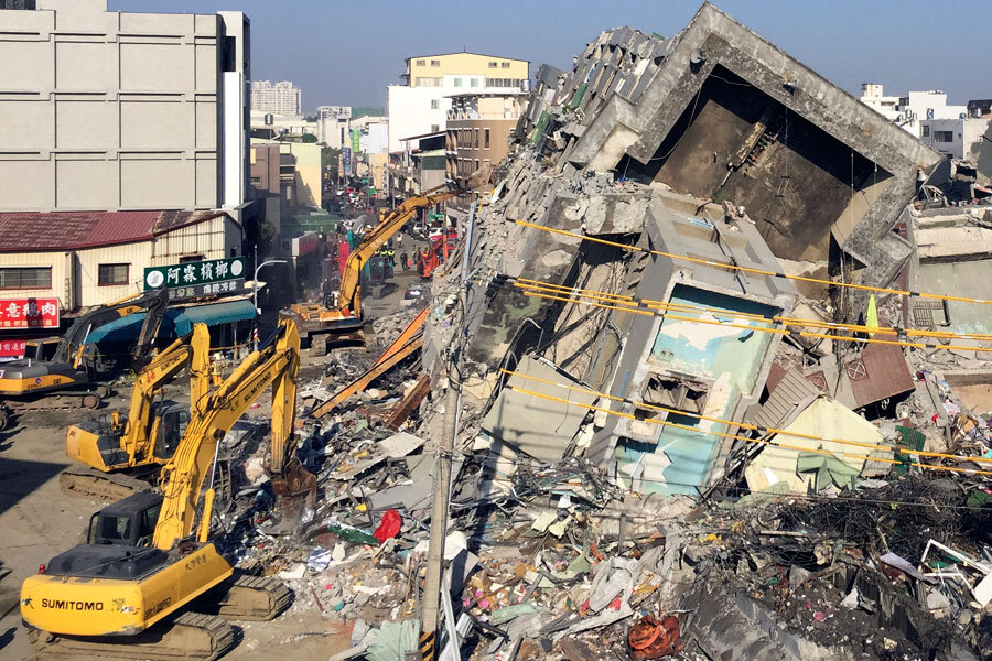 Землетрясения 2016 отзывы. Дома как Домино упали землетрясение Тайвань. Collapse building PNG.