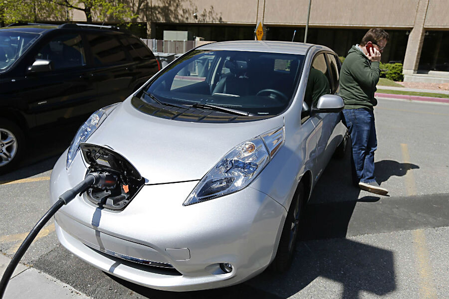 Nissan Leaf Recall On 47 000 Cars For Brake Problem Csmonitor Nissan Leaf Recall On 47 000 Cars For Brake Problem