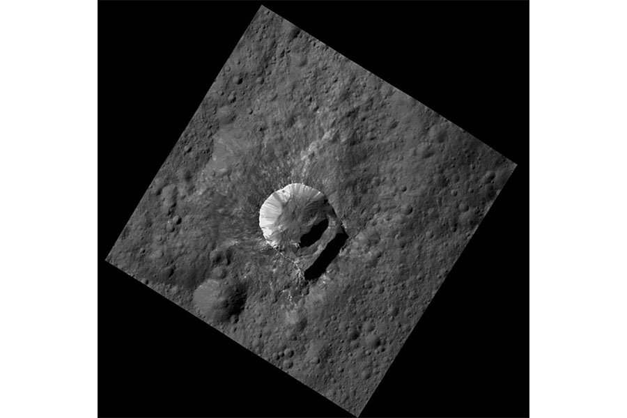 https://images.csmonitor.com/csm/2016/04/976666_1_0420-dawn-ceres-oxo-crater_standard?alias=standard_900x600nc