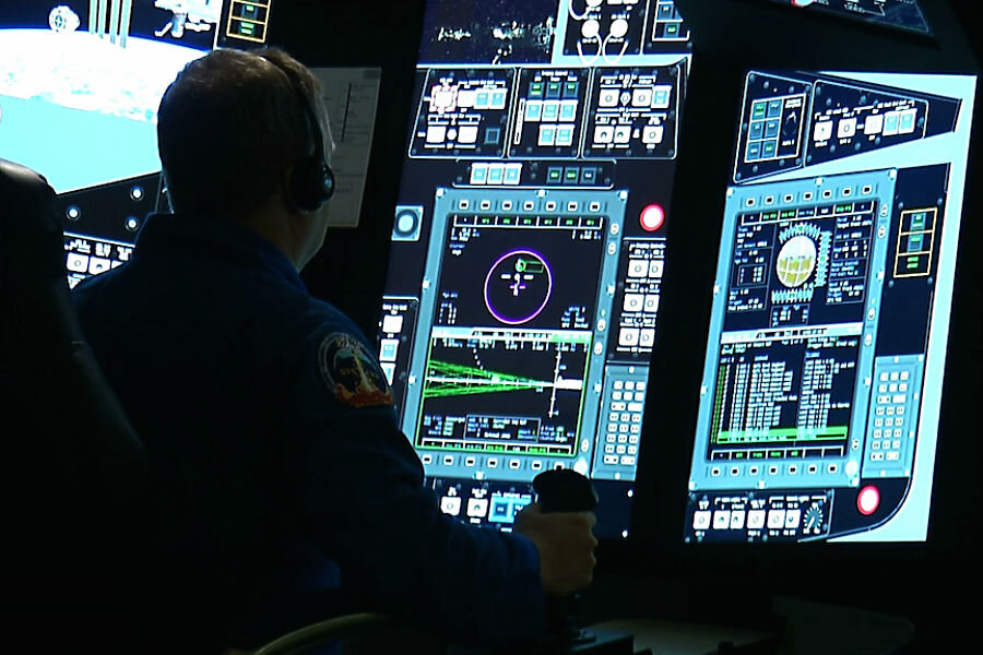 astronaut flight simulator