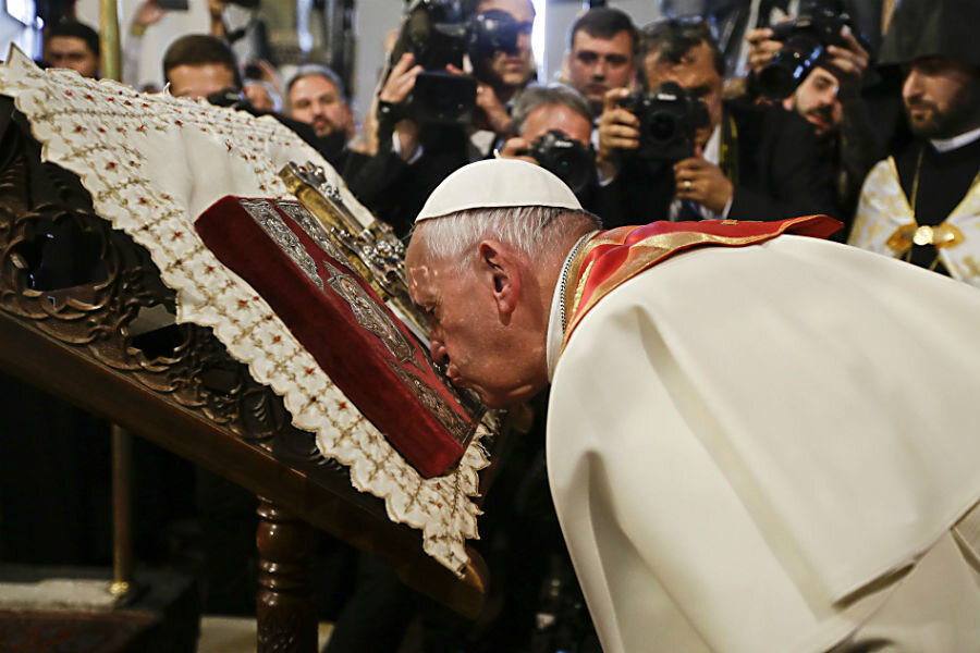 Pope Francis visits Armenia, 1915 massacre a 'genocide'