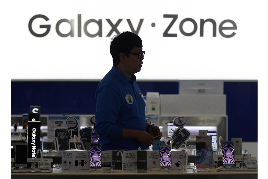 The best times to buy 2017's most popular smartphones at a discount