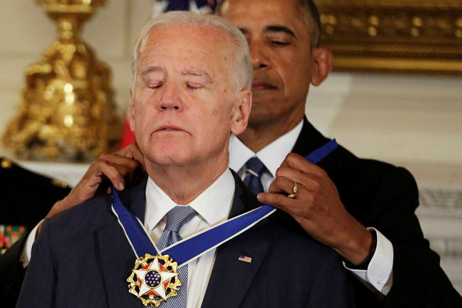 madras dvs. sandsynlighed Obama awards VP Biden the Medal of Freedom in an emotional ceremony -  CSMonitor.com