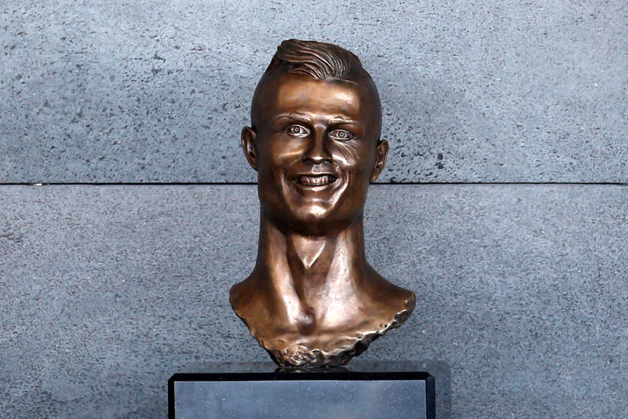 Sculptor creates odd-looking Cristiano Ronaldo bust, and Internet