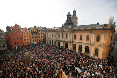 1060179_3_0420-stortgort-square-protest_